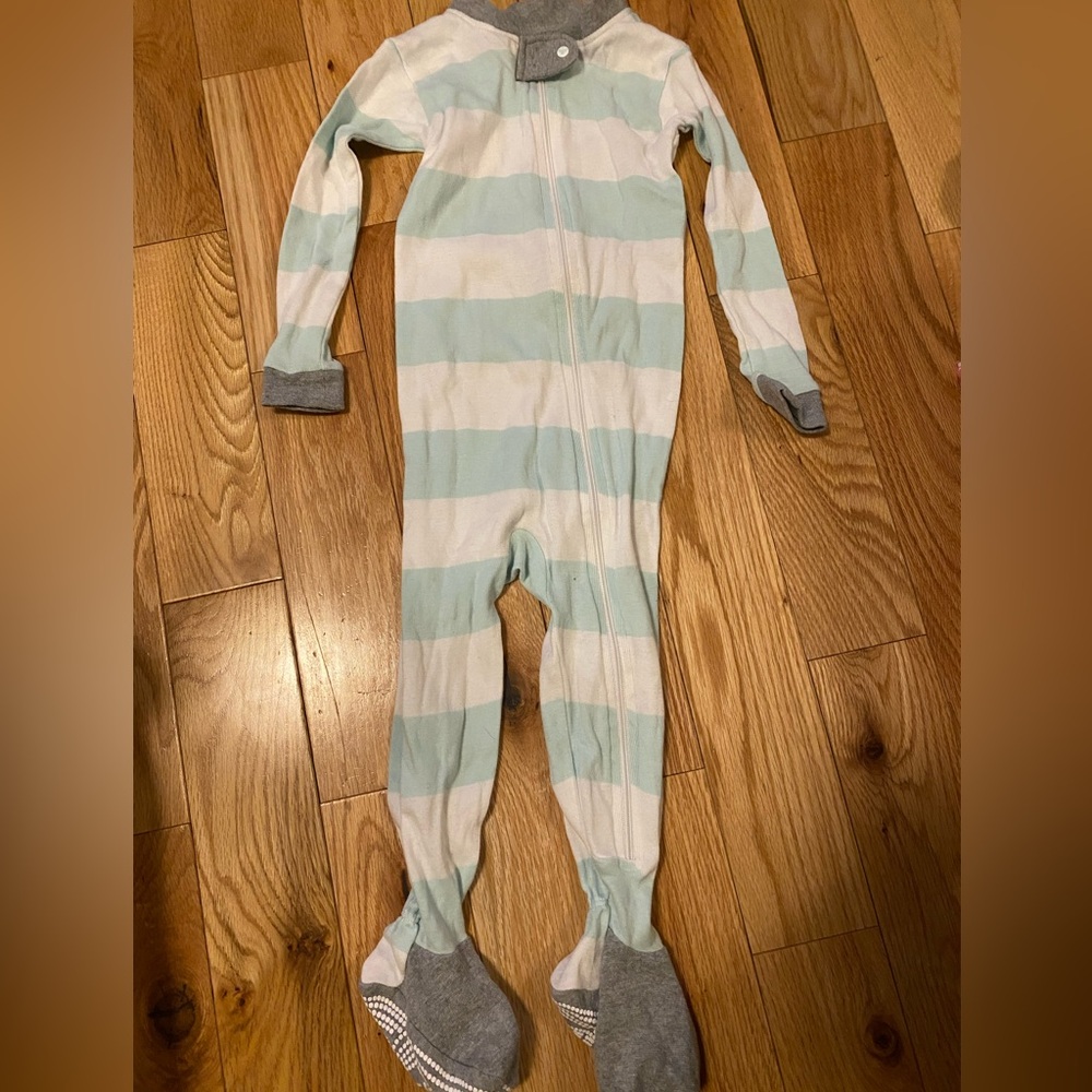 Burt’s Bees baby sleeper